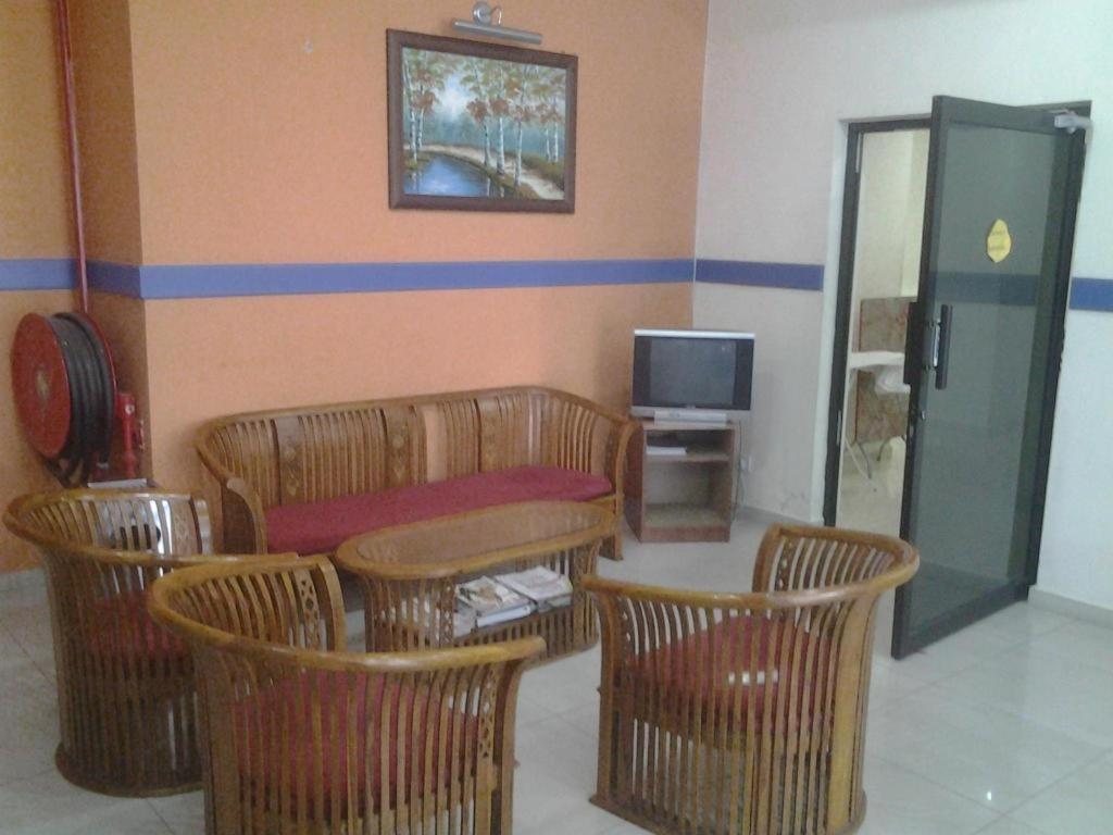 Sea Front Hotel פורט דיקסון מראה חיצוני תמונה