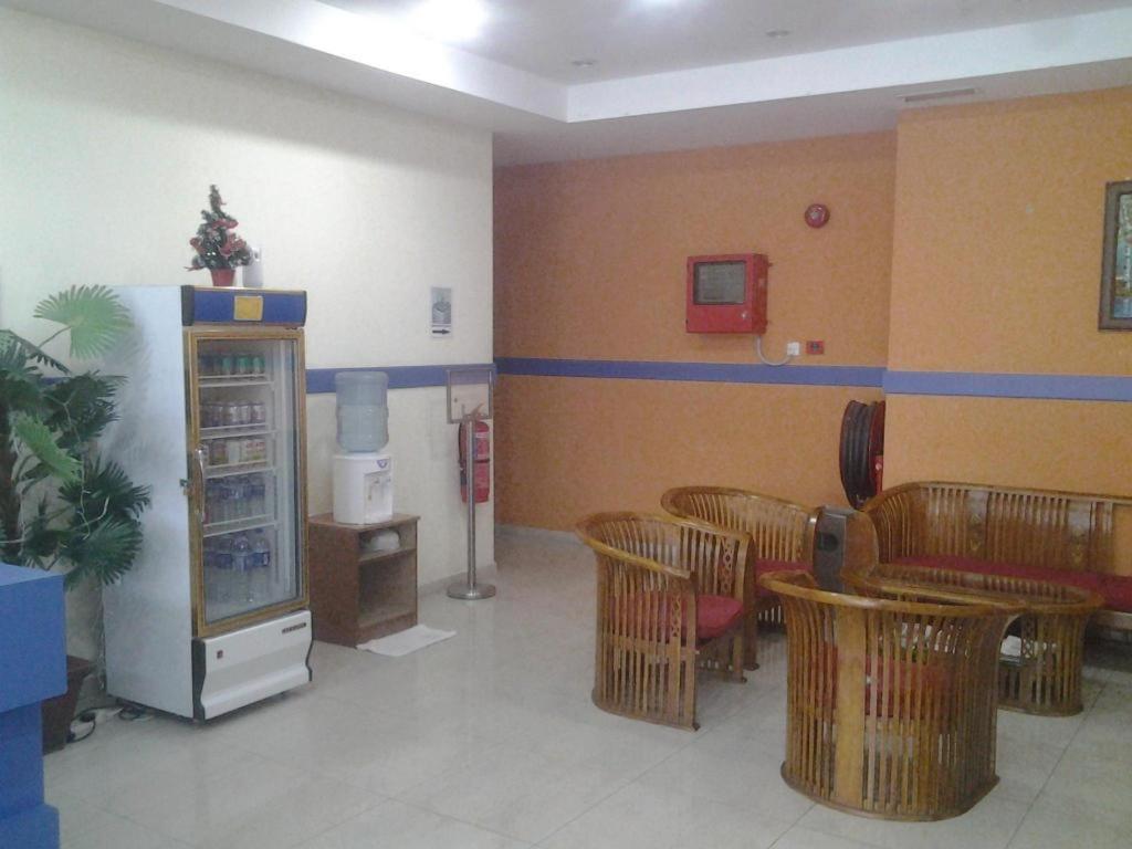Sea Front Hotel פורט דיקסון מראה חיצוני תמונה